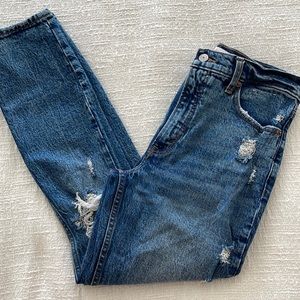 Abercrombie & Fitch High Rise Skinny Jean